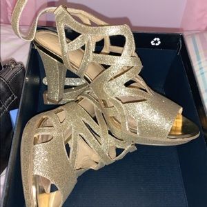 Naturalizer gold heels